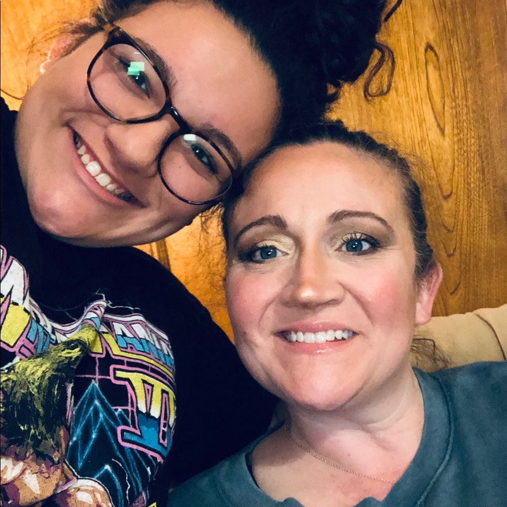 Meet your Posher, Joelle